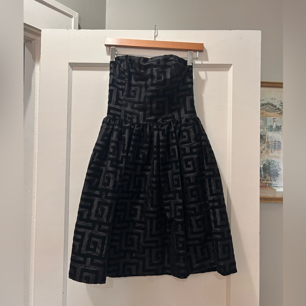 Elegant Black Patterned Skirt